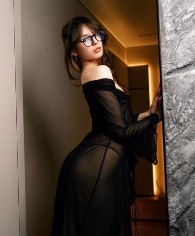 Worli aged housewife Call Girl